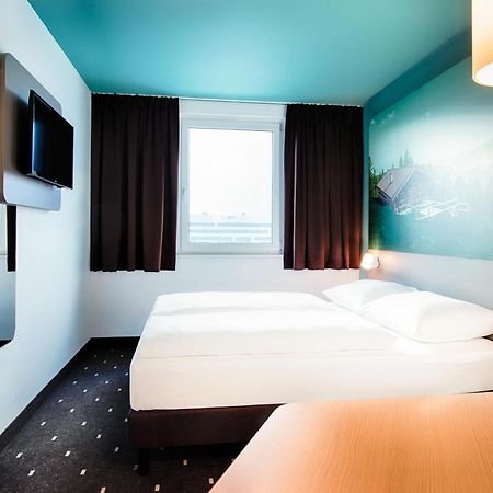 B&B Hotel Muenchen-Putzbrunn Kültér fotó