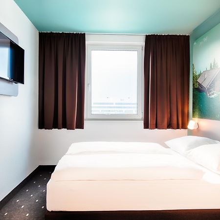 B&B Hotel Muenchen-Putzbrunn Kültér fotó