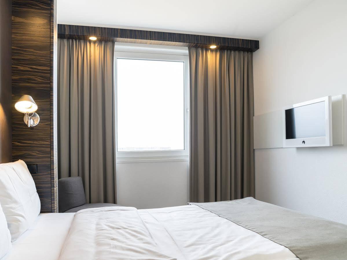 B&B Hotel Muenchen-Putzbrunn Kültér fotó