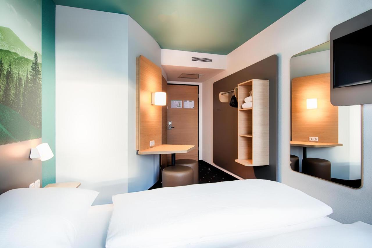 B&B Hotel Muenchen-Putzbrunn Kültér fotó