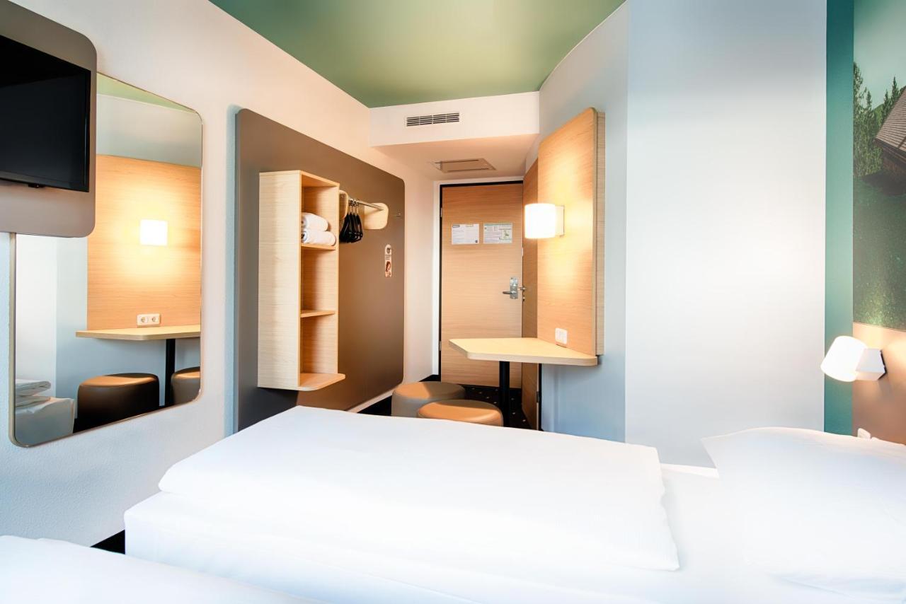B&B Hotel Muenchen-Putzbrunn Kültér fotó