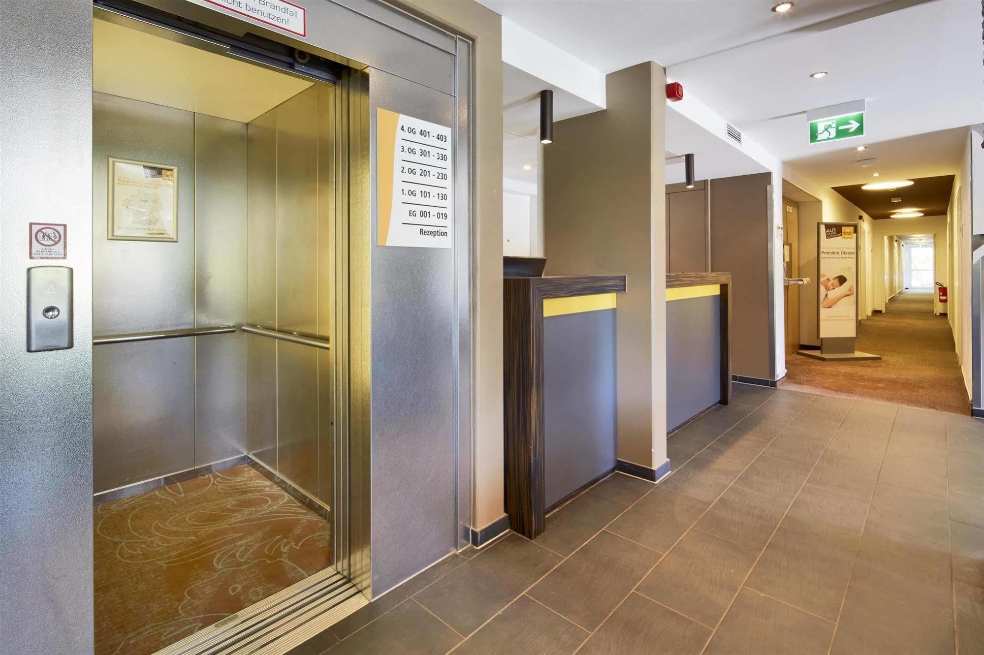 B&B Hotel Muenchen-Putzbrunn Kültér fotó