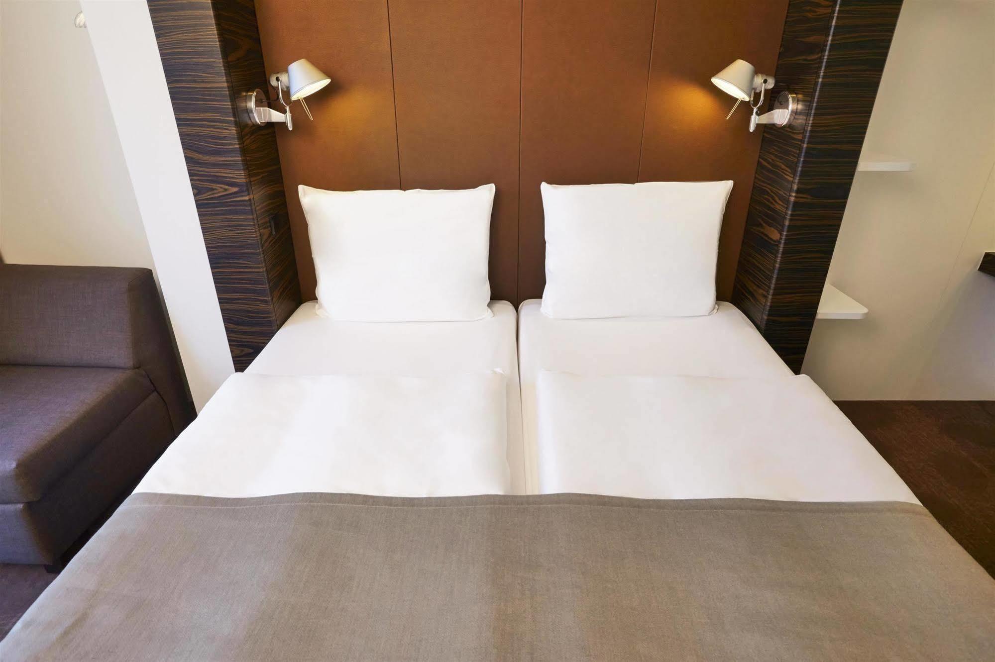 B&B Hotel Muenchen-Putzbrunn Kültér fotó