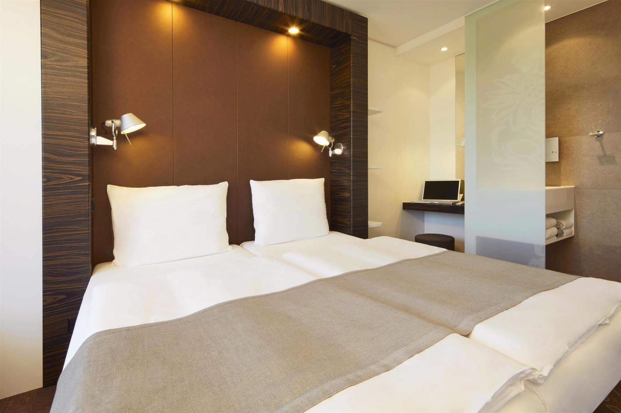 B&B Hotel Muenchen-Putzbrunn Kültér fotó